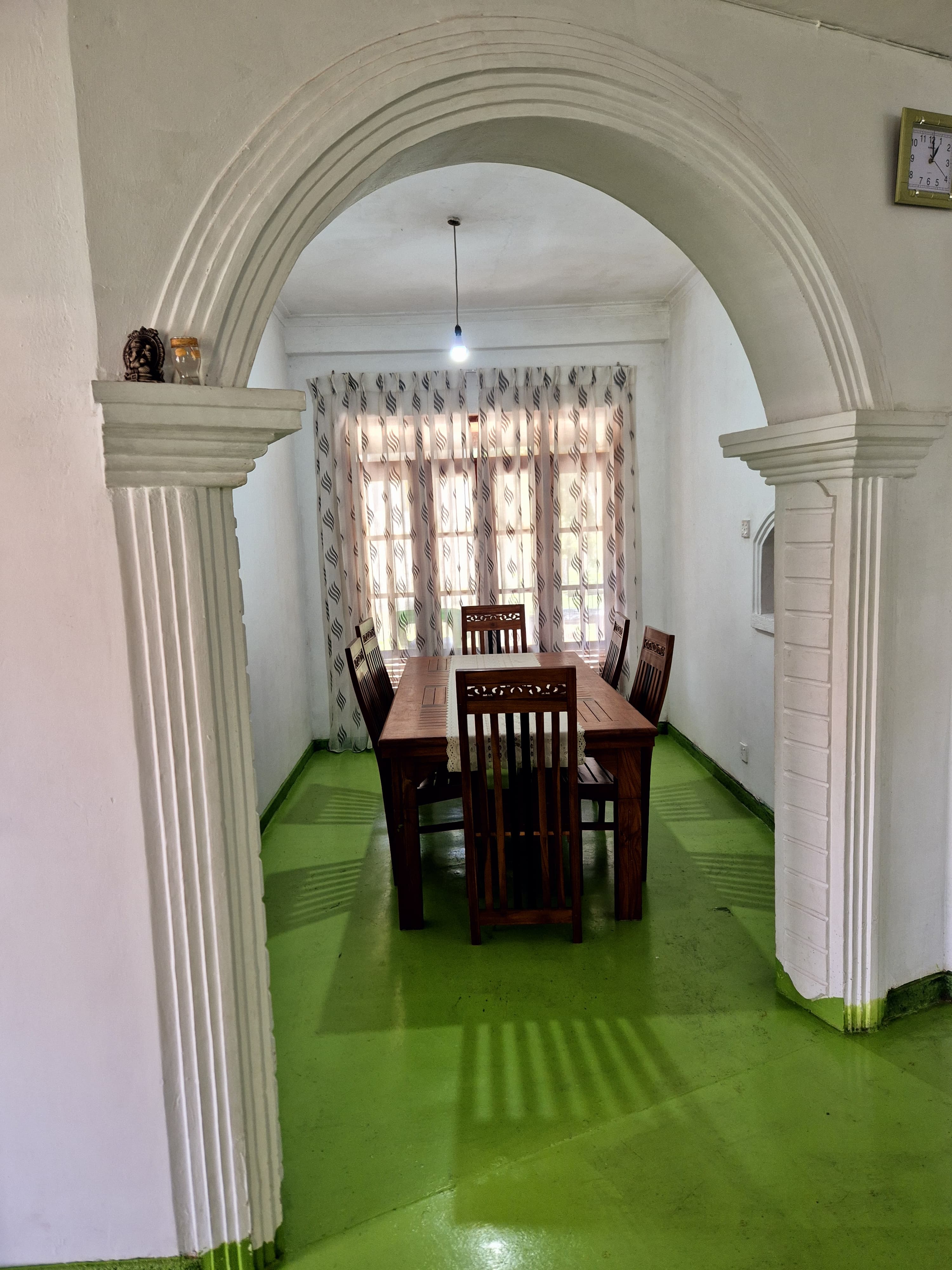 Velvet Vintage Villa - Image 10