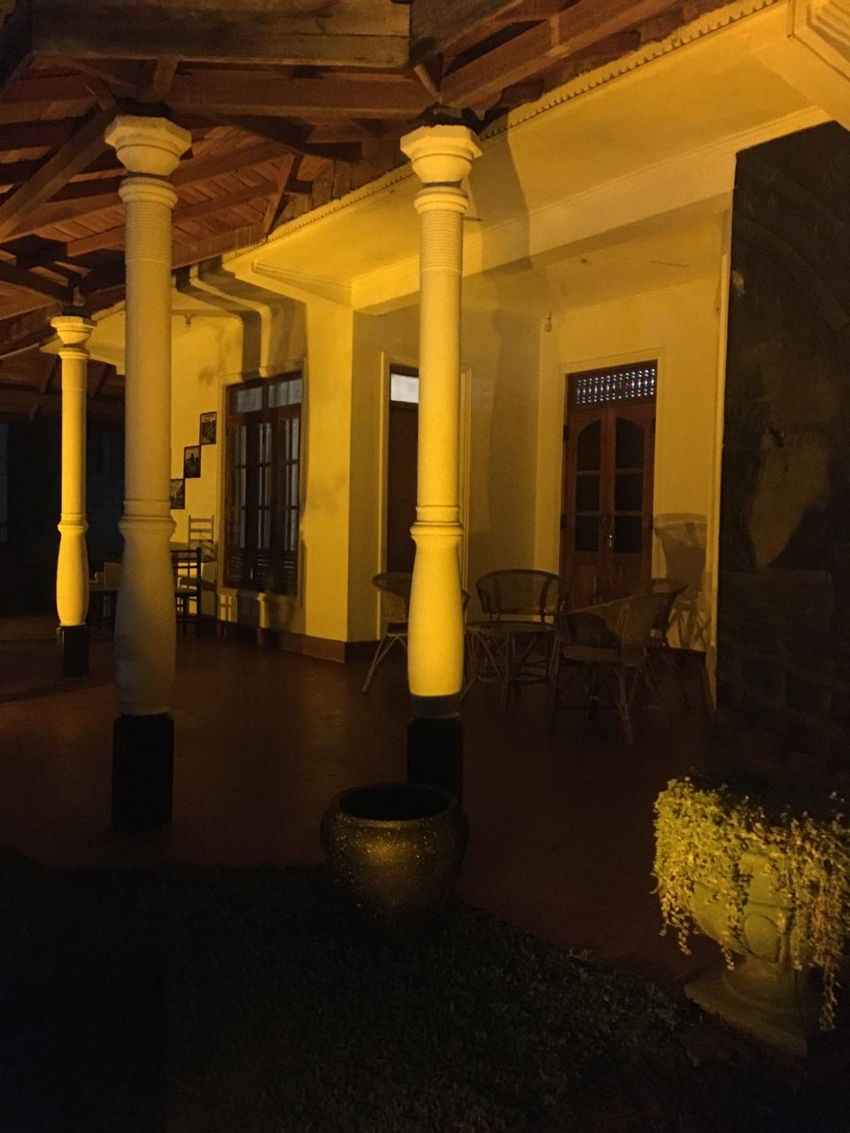 Velvet Vintage Villa - Image 12