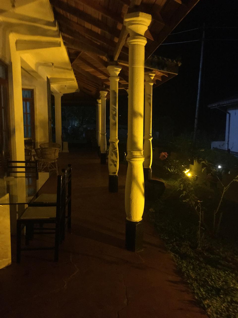 Velvet Vintage Villa - Image 8